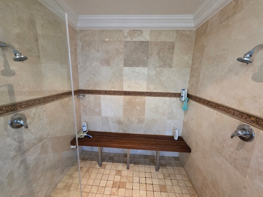 6 Bedroom Property for Sale in Myoli Beach Western Cape